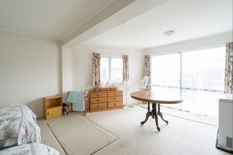 Photo of property in 1 Gladstone Grove, Richmond Heights, Taupo, 3330