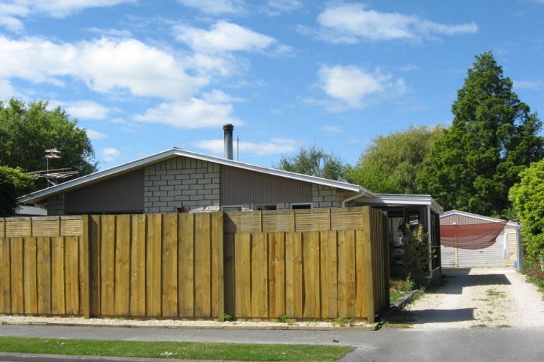 Photo of property in 32 Strachan Place, Rangiora, 7400