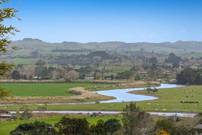 Photo of property in 91 Mangakura Road, Helensville, 0875