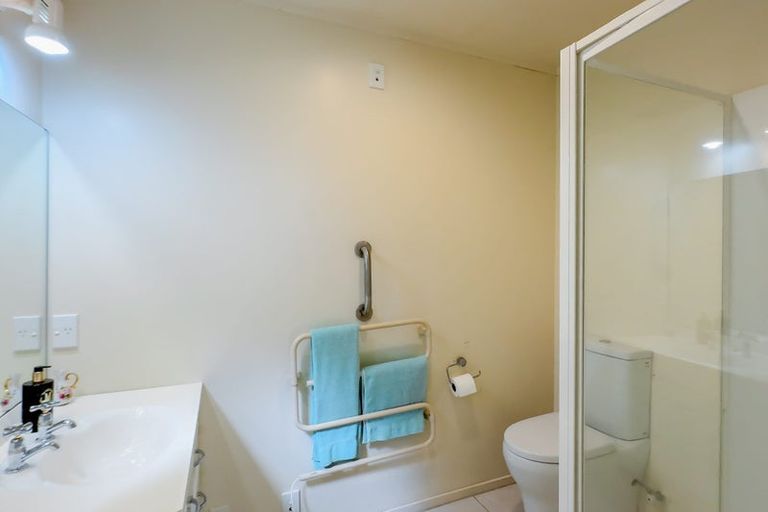 Photo of property in 243 Te Moana Road, Waikanae, 5036