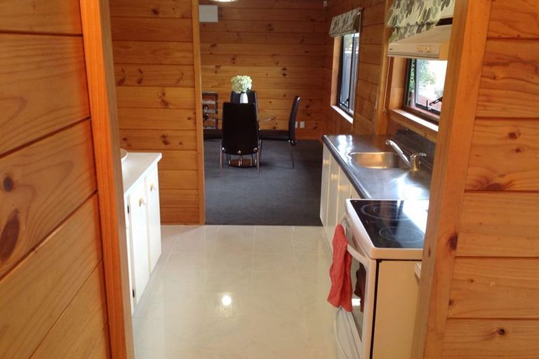Photo of property in 1/202 Te Atatu Road, Te Atatu South, Auckland, 0610