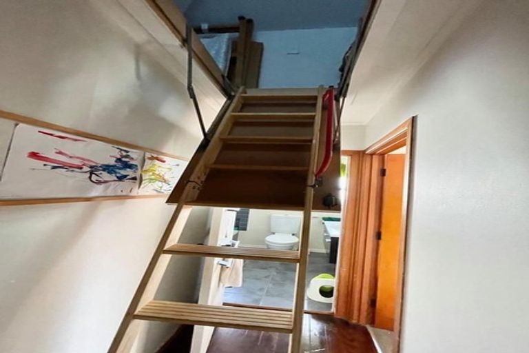 Photo of property in 28 Durham Street, Te Atatu Peninsula, Auckland, 0610