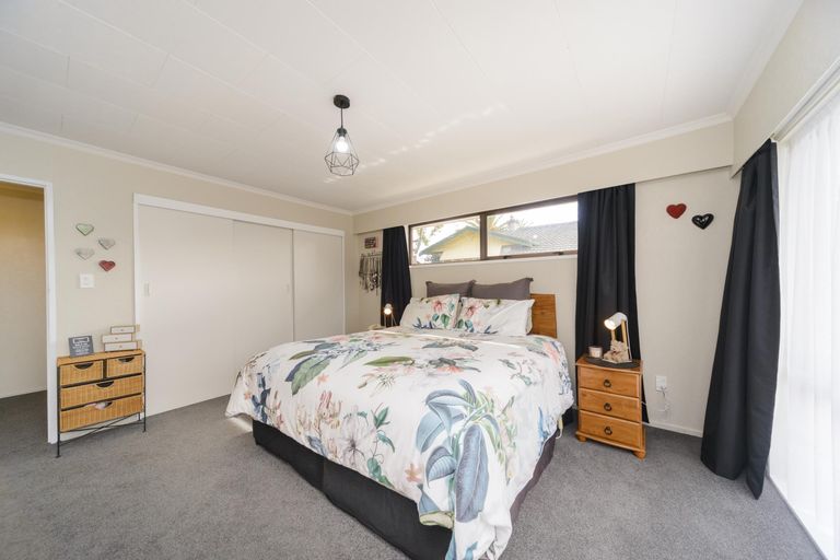 Photo of property in 111 College Street, Awapuni, Palmerston North, 4412
