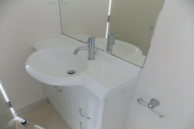 Photo of property in Terrace Heights Apartments, 2/163p The Terrace, Wellington Central, Wellington, 6011