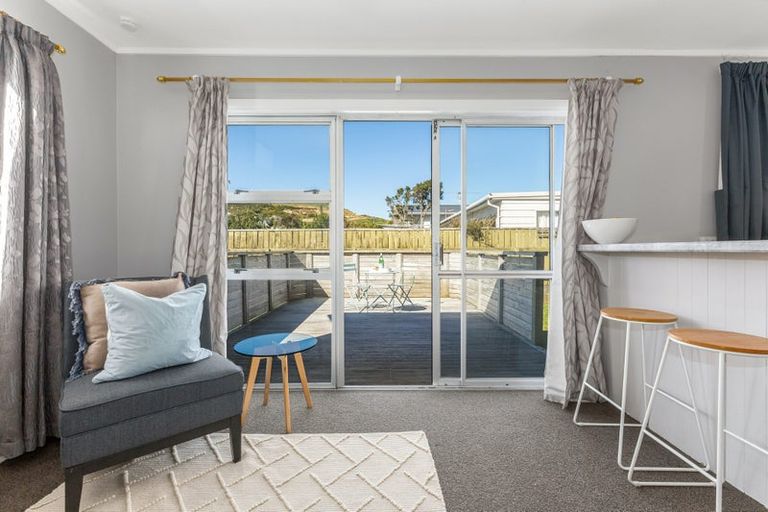 Photo of property in 2a Colchester Crescent, Newlands, Wellington, 6037