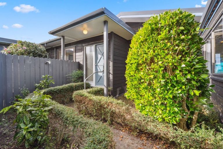 Photo of property in 20 Gurkha Crescent, Khandallah, Wellington, 6035