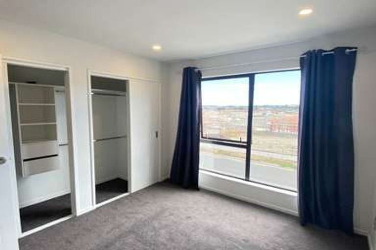 Photo of property in 6 Parahau Road, Papakura, 2110