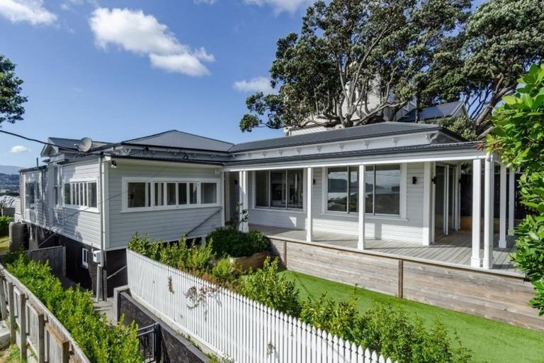 Photo of property in 11 Upper Bourke Street, Kilbirnie, Wellington, 6022