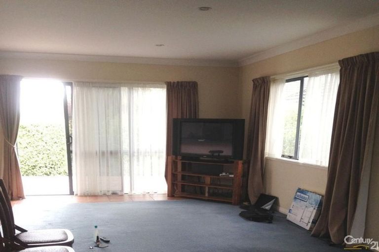 Photo of property in 36 Point View Drive, East Tamaki Heights, Auckland, 2016