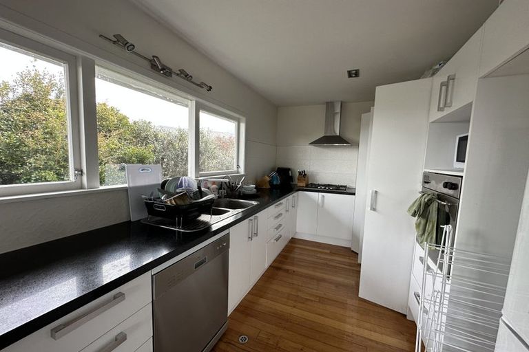 Photo of property in 158 Carlisle Road, Northcross, Auckland, 0632