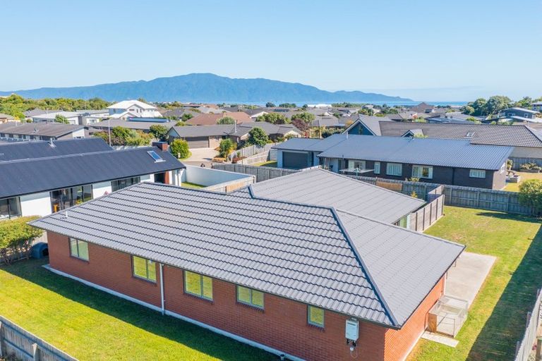 Photo of property in 79 Kotuku Drive, Paraparaumu Beach, Paraparaumu, 5032