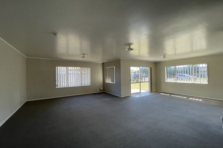 Photo of property in 16 Kamaka Road, Mangere Bridge, Auckland, 2022