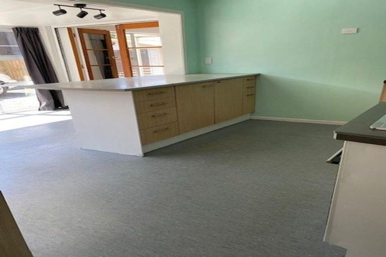 Photo of property in 8a Newnham Terrace, Upper Riccarton, Christchurch, 8041