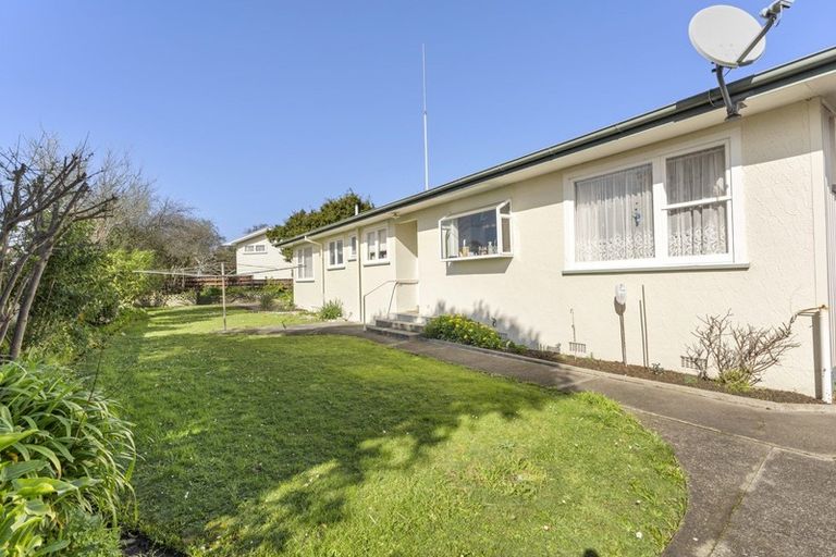 Photo of property in 6 Cohen Place, Milson, Palmerston North, 4414