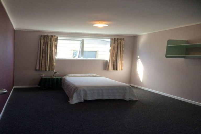 Photo of property in 16 Towai Street, Inglewood, 4330