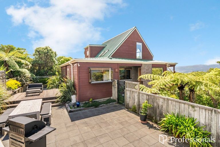 Photo of property in 11 Maungaraki Road, Korokoro, Lower Hutt, 5012
