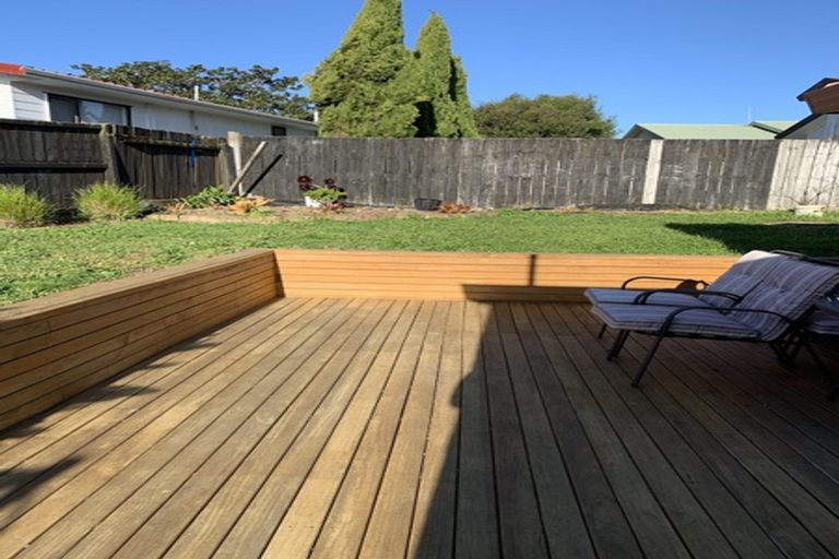 Photo of property in 11 Ali Place, Ranui, Auckland, 0612