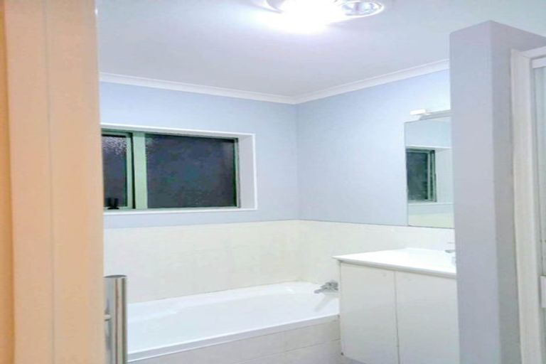 Photo of property in 14 Ruze Vida Drive, Massey, Auckland, 0614