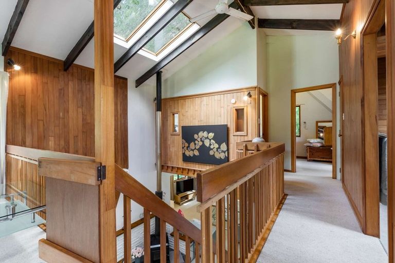 Photo of property in 25 Napuka Road, Henderson Valley, Auckland, 0612