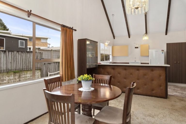 Photo of property in 2/1 Trelawny Place, Hillcrest, Auckland, 0627