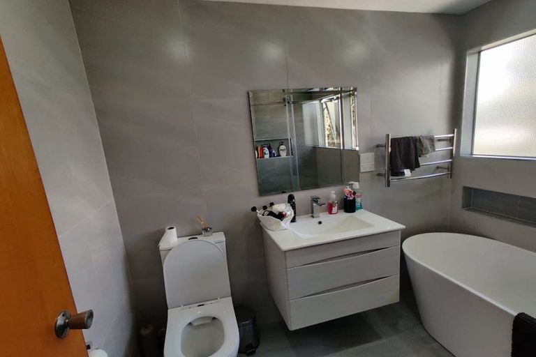 Photo of property in 18 Lipton Grove, Opaheke, Papakura, 2113