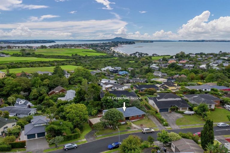 Photo of property in 17 Copperfield Terrace, Mellons Bay, Auckland, 2014