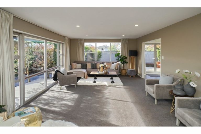 Photo of property in 6 Banff Place, Avonhead, Christchurch, 8042