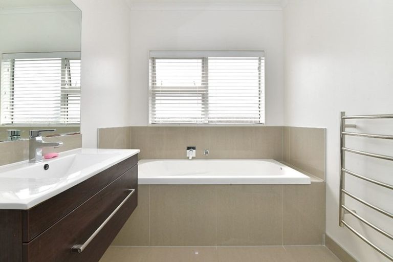 Photo of property in 31 Discovery Drive, Gulf Harbour, Whangaparaoa, 0930