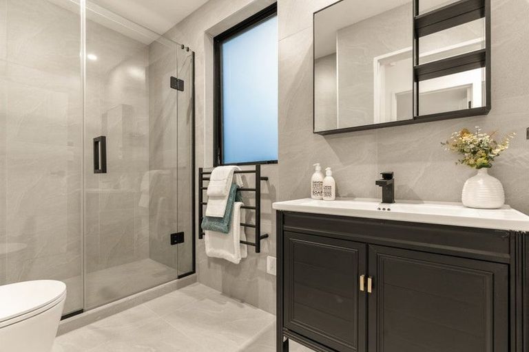 Photo of property in 18b Marama Street, Castor Bay, Auckland, 0620