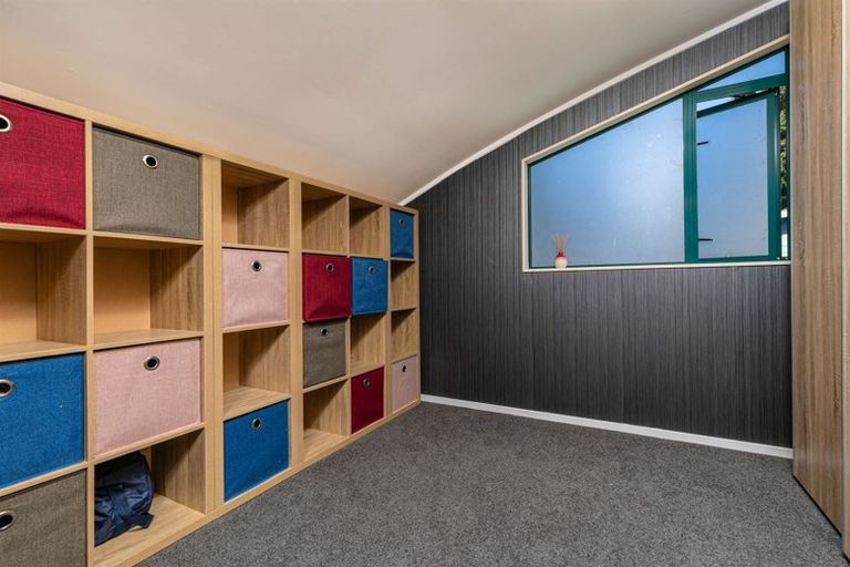 Photo of property in 112 Mountain Road, Henderson Valley, Auckland, 0612