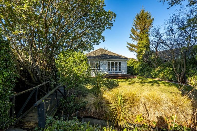 Photo of property in 27 Aorangi Road, Bryndwr, Christchurch, 8053