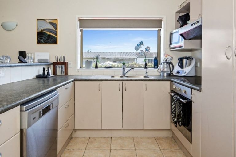 Photo of property in 39 Greenstone Place, Clover Park, Auckland, 2019