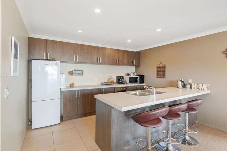 Photo of property in 6 Redcliffs View Lane, Redcliffs, Christchurch, 8081