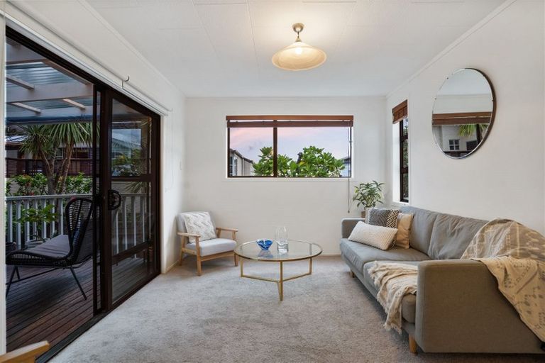 Photo of property in 3/25 Heathcote Road, Castor Bay, Auckland, 0620