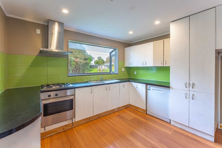 Photo of property in 27 Ruru Street, Waikanae, 5036