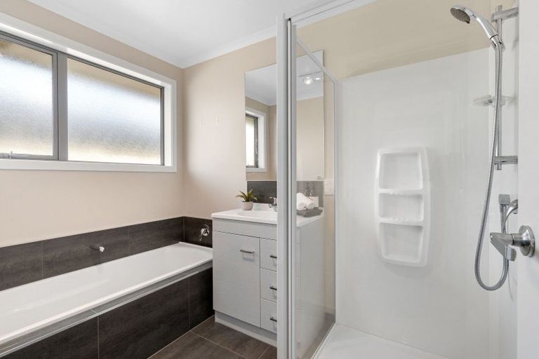 Photo of property in 4 Pohatu Lane, Otaki, 5512