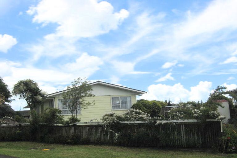 Photo of property in 5 Tuna Place, Manurewa, Auckland, 2102
