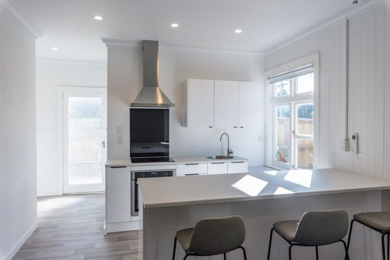 Photo of property in 10-10a Waimea Road, Waikanae Beach, Waikanae, 5036