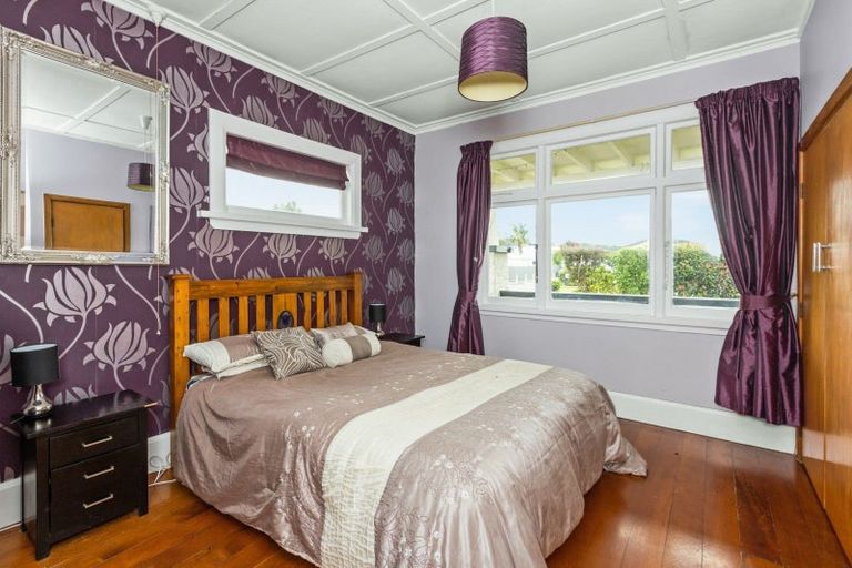 Photo of property in 33 Bowling Road, Greenmeadows, Napier, 4112