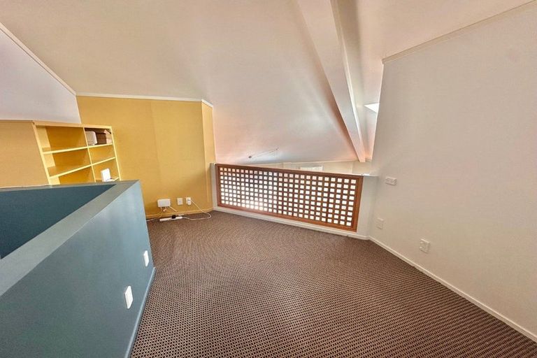 Photo of property in Tennyson Apartments, 3/25 Tennyson Street, Te Aro, Wellington, 6011