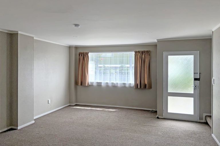 Photo of property in 6/77 West Coast Road, Glen Eden, Auckland, 0602