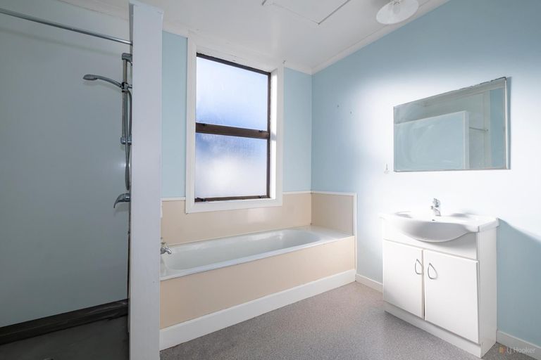 Photo of property in 1 Augustine Street, Waimate, 7924