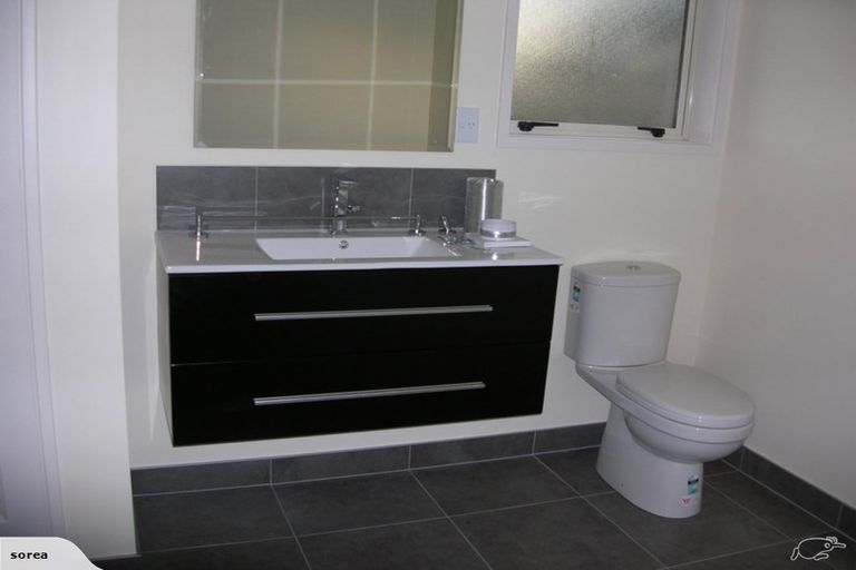 Photo of property in 27 Barry Curtis Place, Levin, 5510