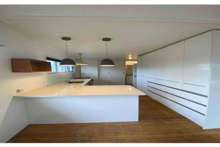 Photo of property in 443 Don Buck Road, Massey, Auckland, 0614
