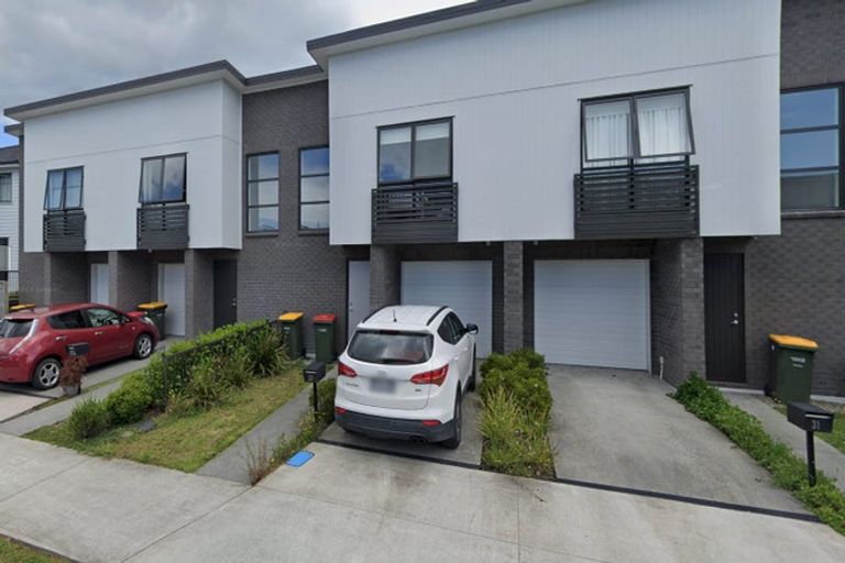 Photo of property in 33 Vincent Mcgrath Crescent, Swanson, Auckland, 0614