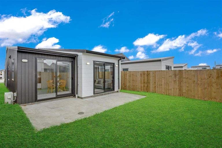 Photo of property in 40 Clayden Shuttleworth Street, Papakura, 2110