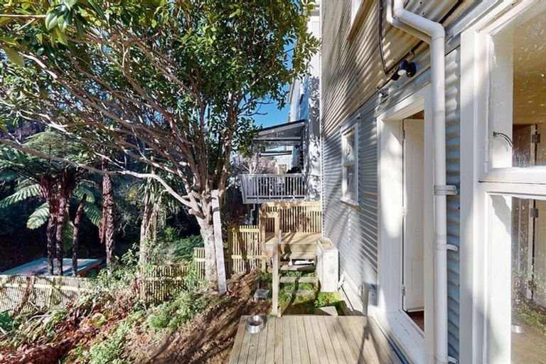 Photo of property in 30 Devon Street, Aro Valley, Wellington, 6021