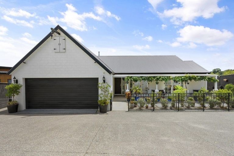 Photo of property in 21 Broadwater Close, Pyes Pa, Tauranga, 3112
