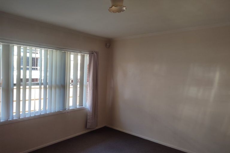 Photo of property in 2/218 Pakuranga Road, Pakuranga Heights, Auckland, 2010