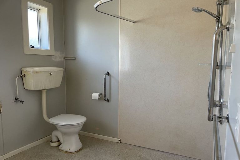 Photo of property in 16a Holloway Street, Waikiwi, Invercargill, 9810